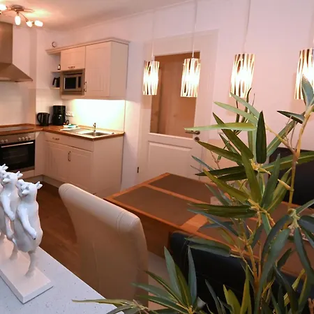 Bernstein Mare Luxor 01 Apartamento *